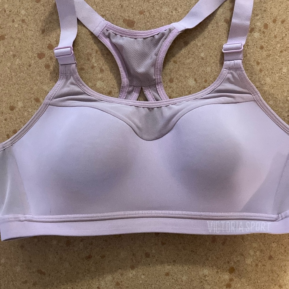Bra-Victoria Sport bra Lavender/34B. Adjustable racer back straps.